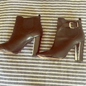 Pour La Victoire boots!! Enough said!!